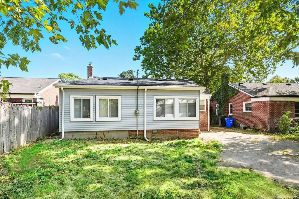 19947 Heyden Street Detroit City MI 48219