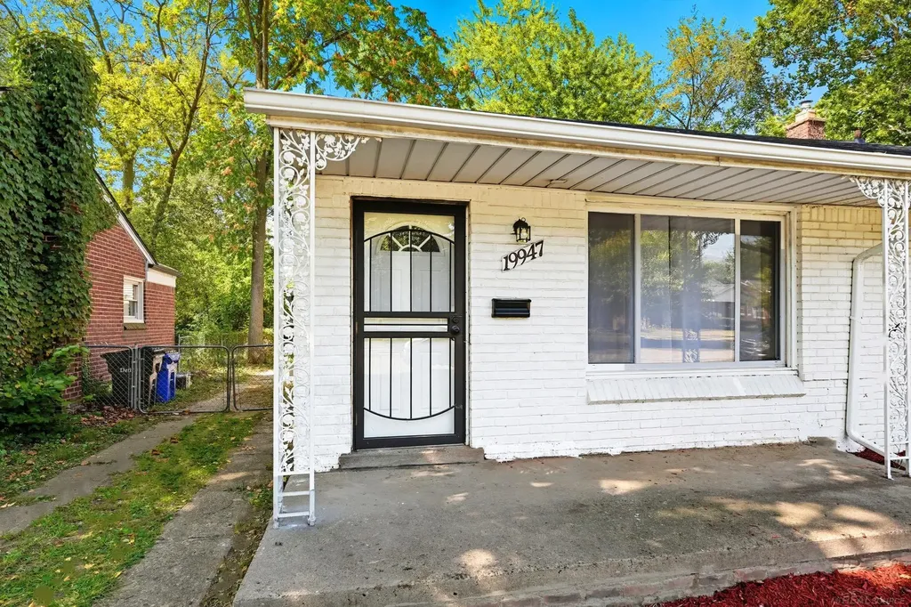 19947 Heyden Street Detroit City MI 48219