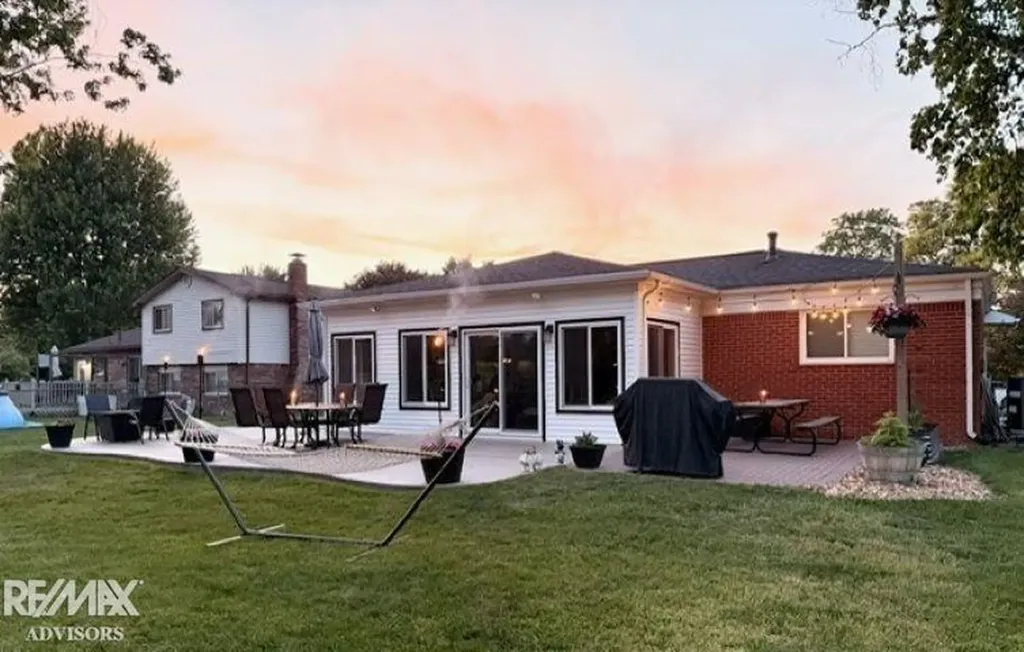 19314 Cooper Street Clinton Charter Township MI 48038