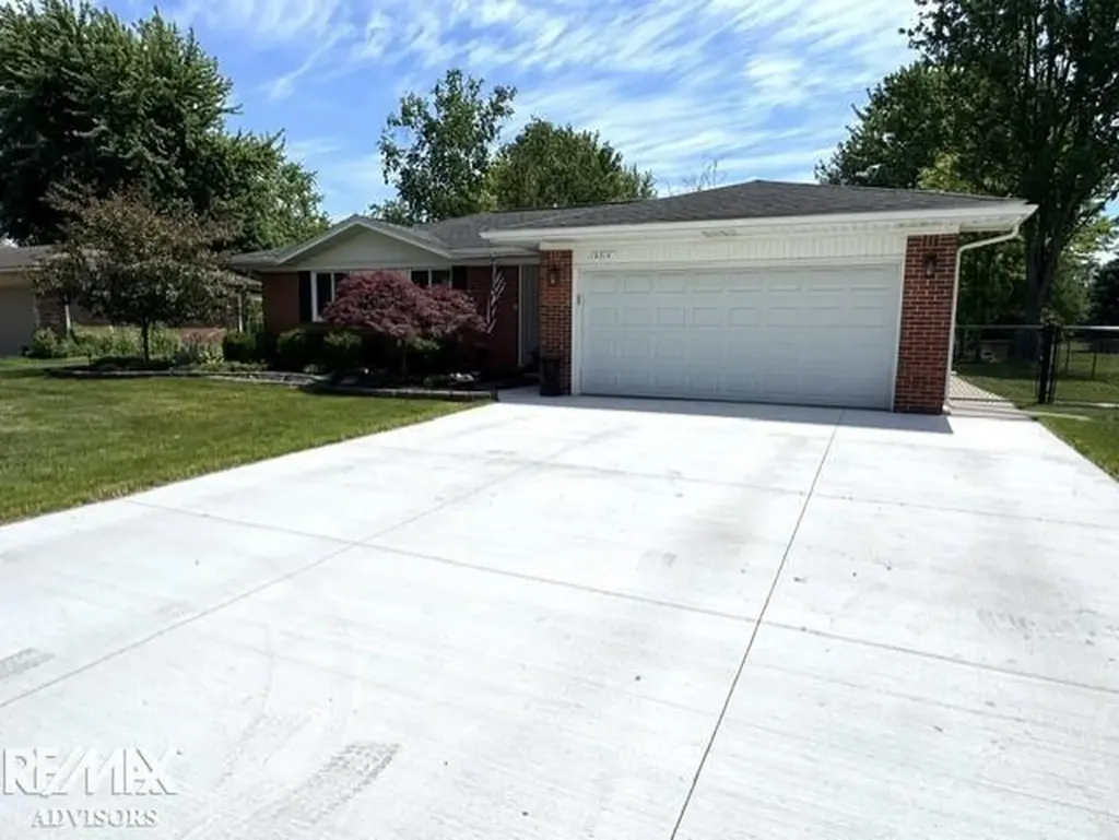 19314 Cooper Street Clinton Charter Township MI 48038