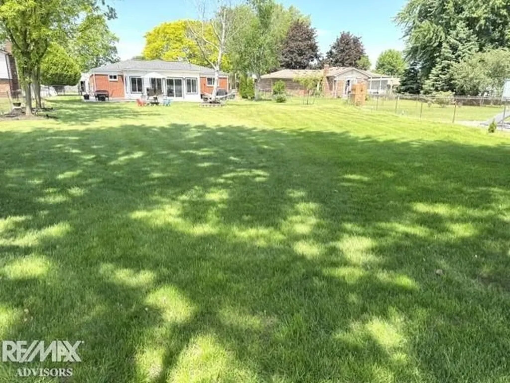 19314 Cooper Street Clinton Charter Township MI 48038