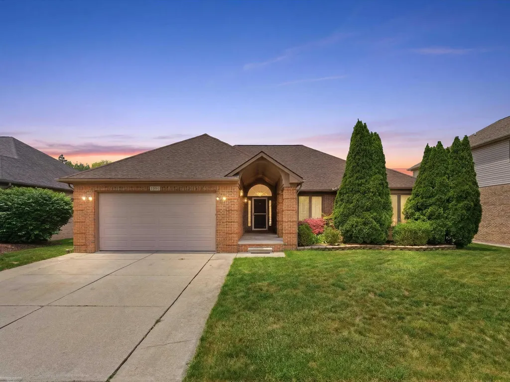 41891 Clinton Pines Drive Clinton Charter Township MI 48038