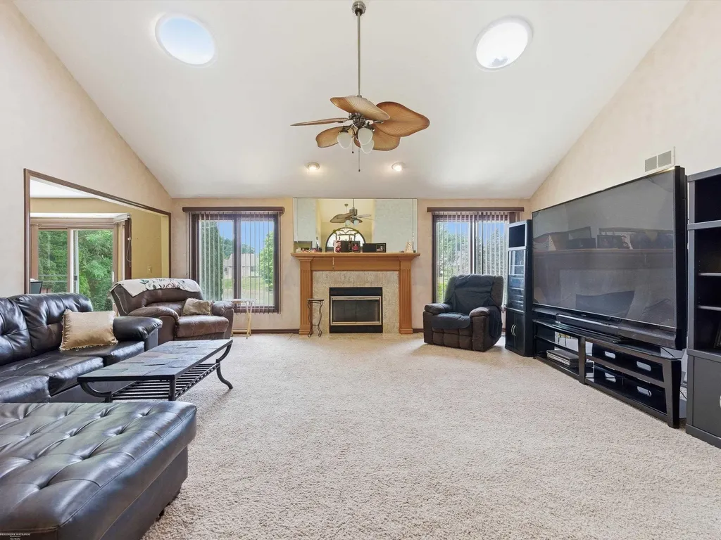 41891 Clinton Pines Drive Clinton Charter Township MI 48038