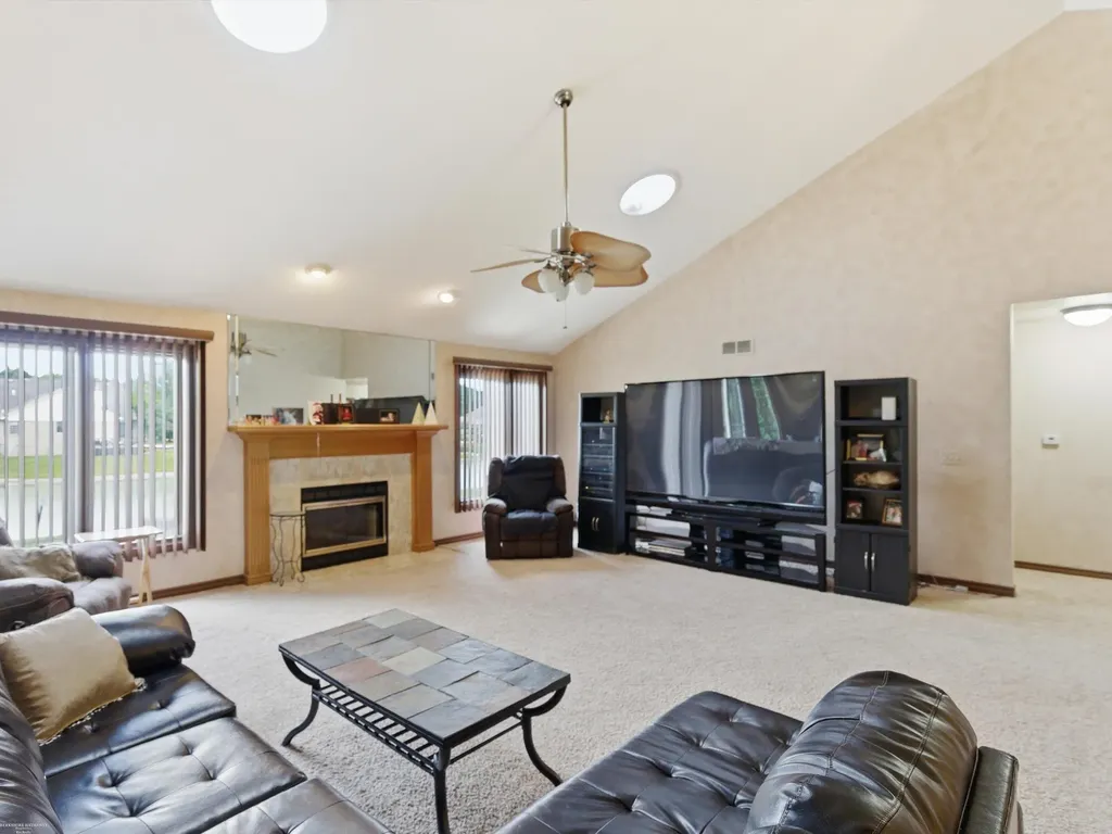 41891 Clinton Pines Drive Clinton Charter Township MI 48038