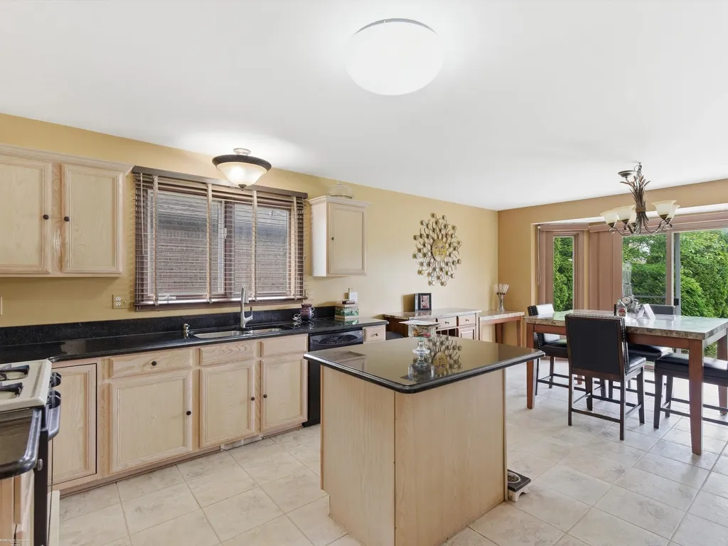 41891 Clinton Pines Drive Clinton Charter Township MI 48038