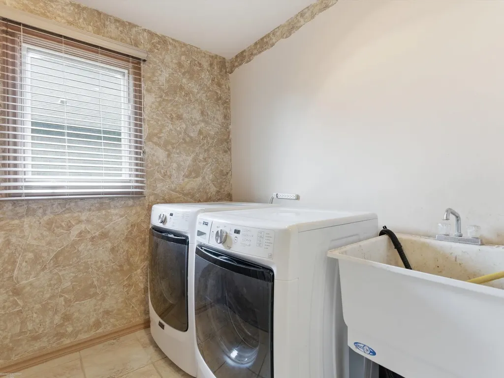 41891 Clinton Pines Drive Clinton Charter Township MI 48038