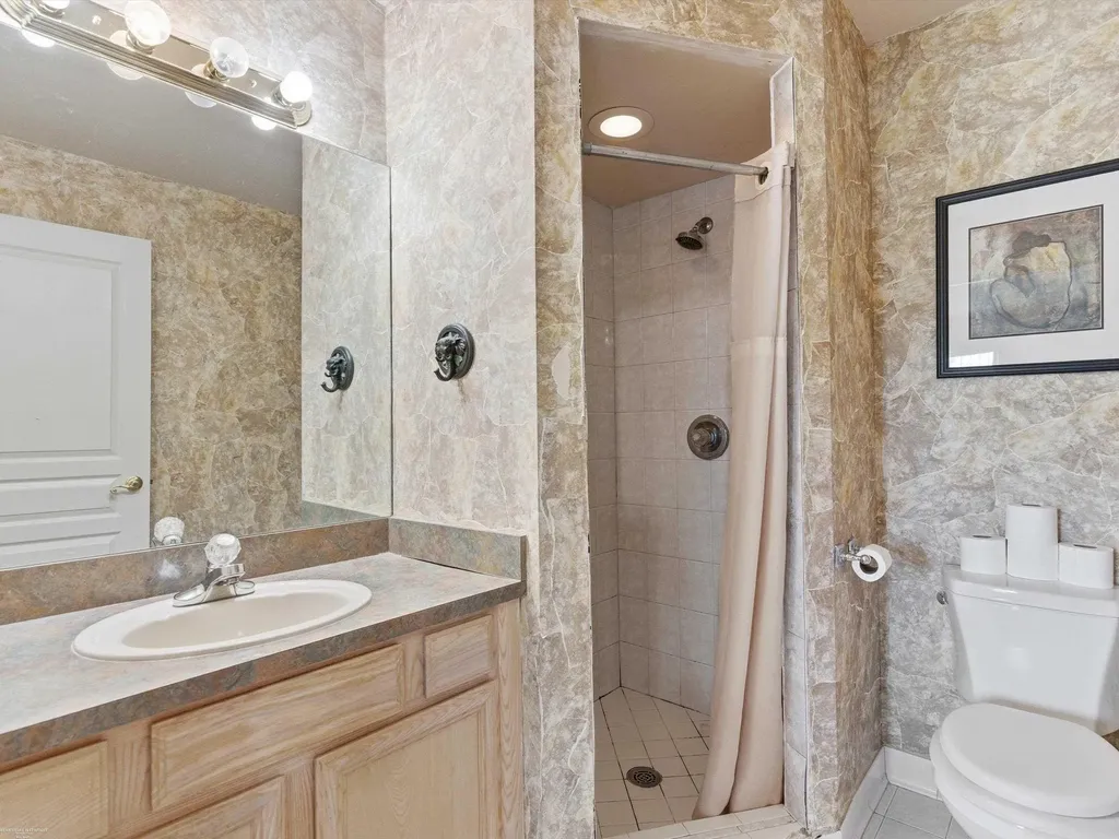 41891 Clinton Pines Drive Clinton Charter Township MI 48038