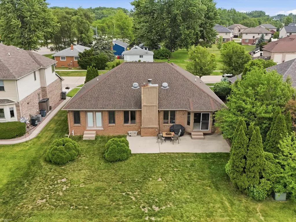 41891 Clinton Pines Drive Clinton Charter Township MI 48038