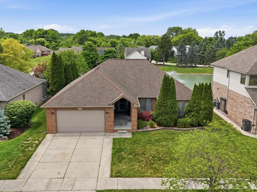 41891 Clinton Pines Drive Clinton Charter Township MI 48038