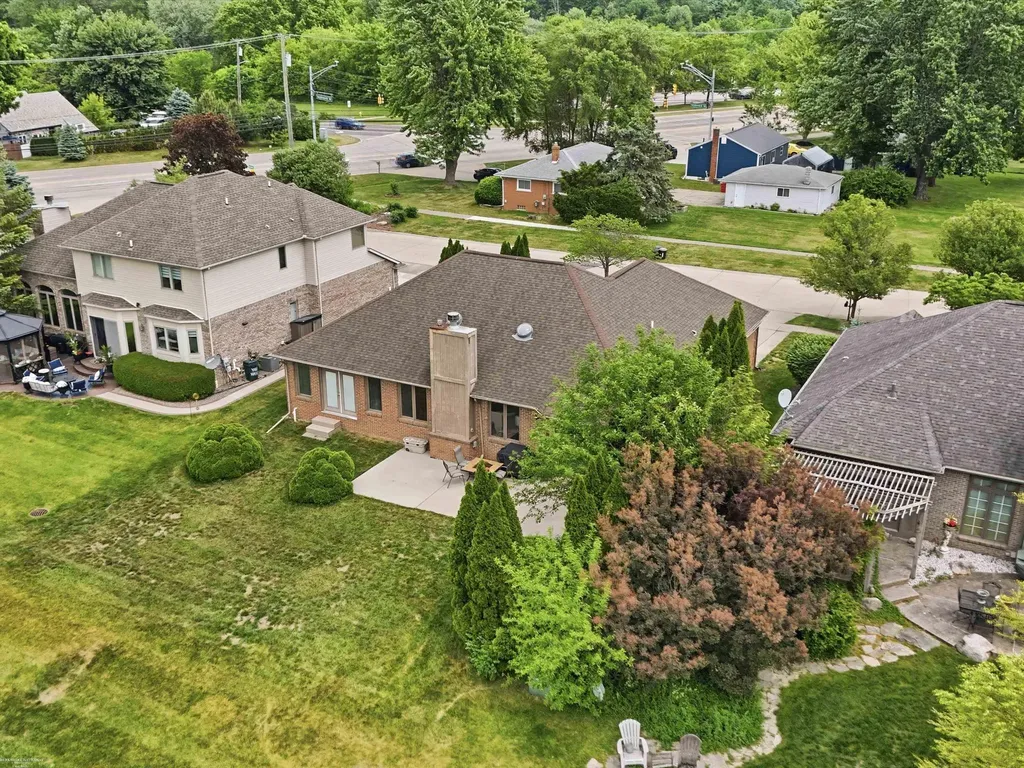 41891 Clinton Pines Drive Clinton Charter Township MI 48038