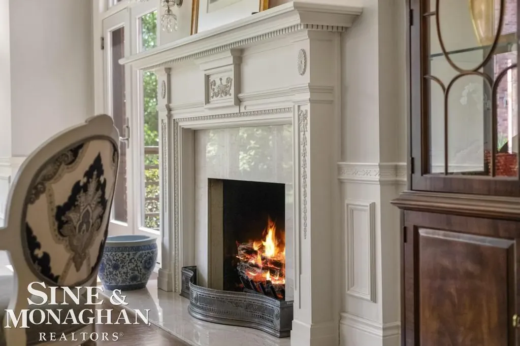 22 Windemere Place Grosse Pointe Farms City MI 48236