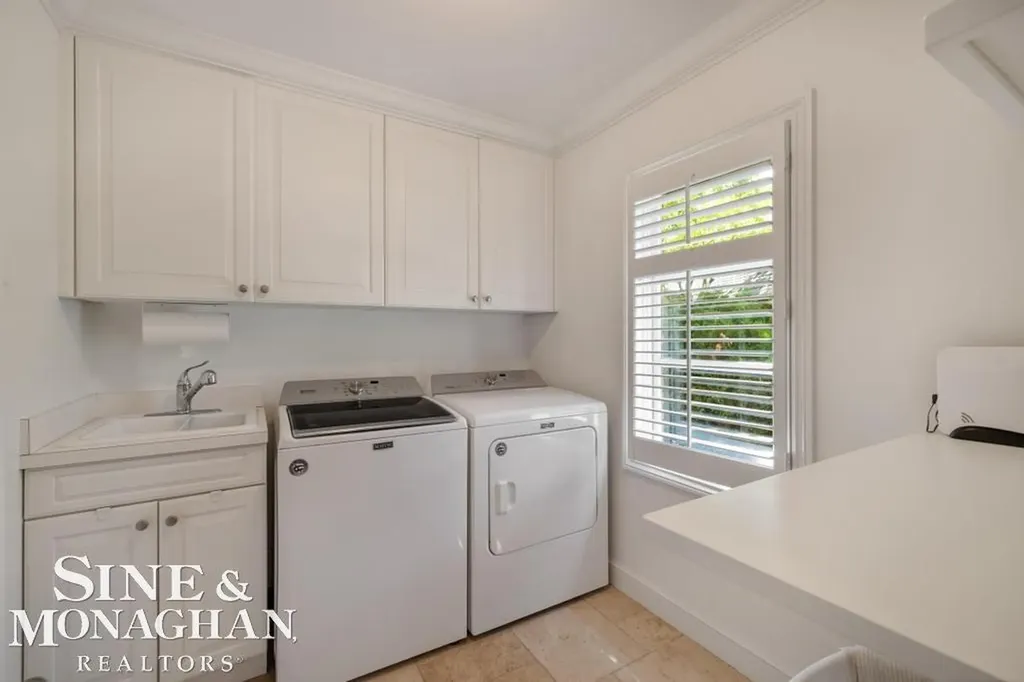 22 Windemere Place Grosse Pointe Farms City MI 48236