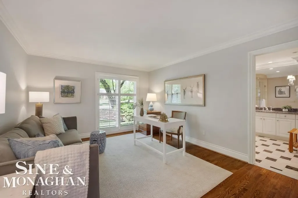 22 Windemere Place Grosse Pointe Farms City MI 48236