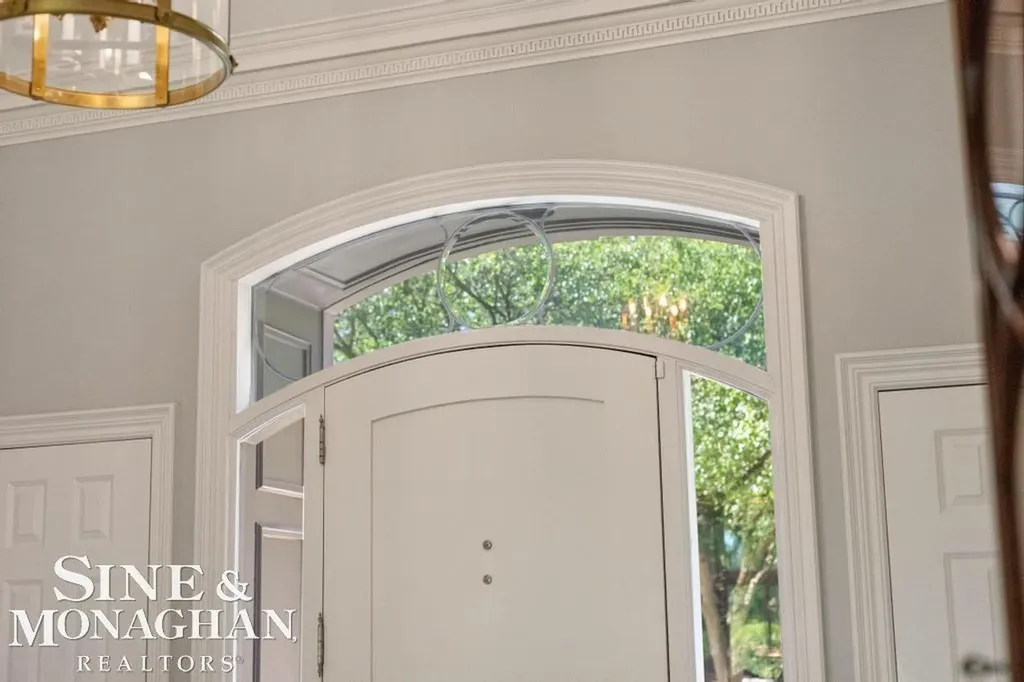 22 Windemere Place Grosse Pointe Farms City MI 48236