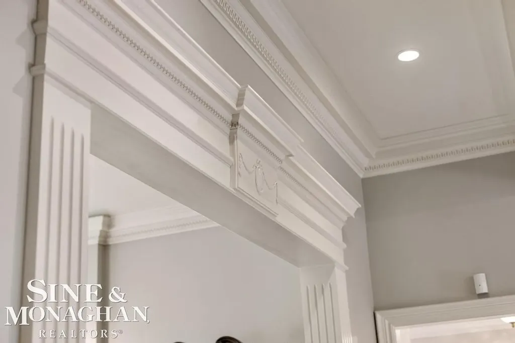 22 Windemere Place Grosse Pointe Farms City MI 48236