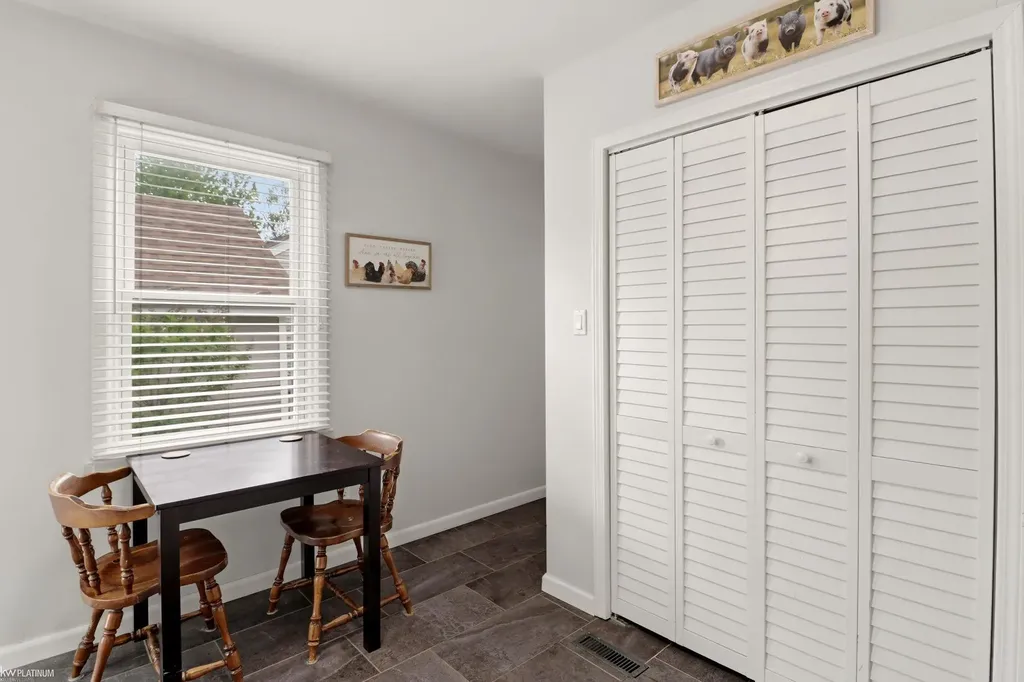 2223 Ridgemont Street Grosse Pointe Woods City MI 48236
