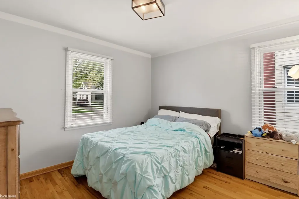 2223 Ridgemont Street Grosse Pointe Woods City MI 48236