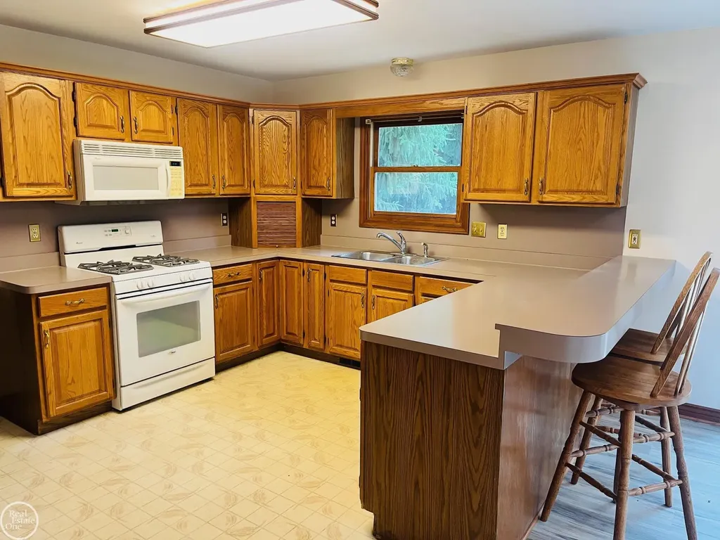 4102 James Court Fort Gratiot Charter Township MI 48059