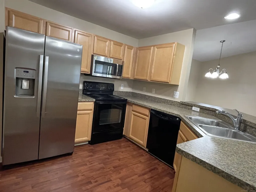 15336 Yale Drive Clinton Charter Township MI 48038