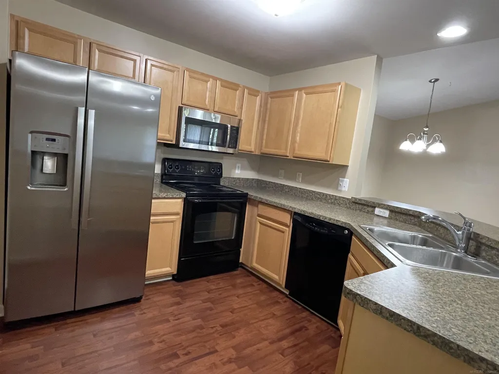 15336 Yale Drive Clinton Charter Township MI 48038