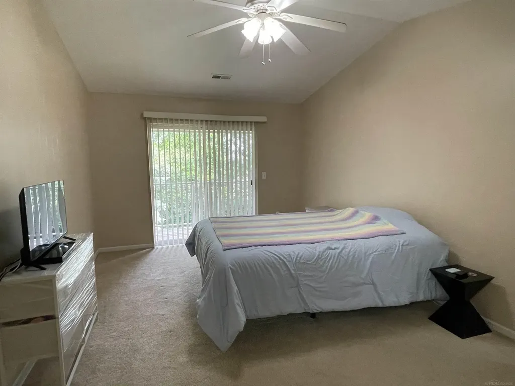 15336 Yale Drive Clinton Charter Township MI 48038