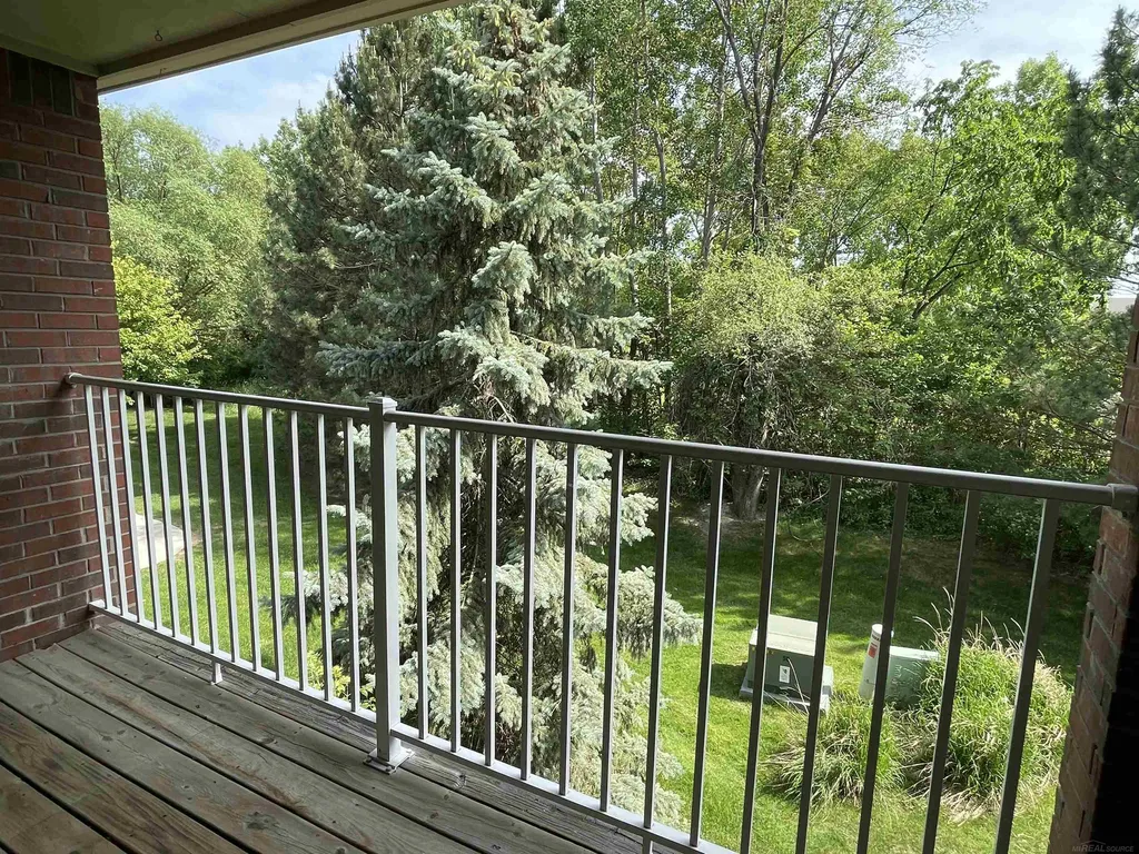 15336 Yale Drive Clinton Charter Township MI 48038