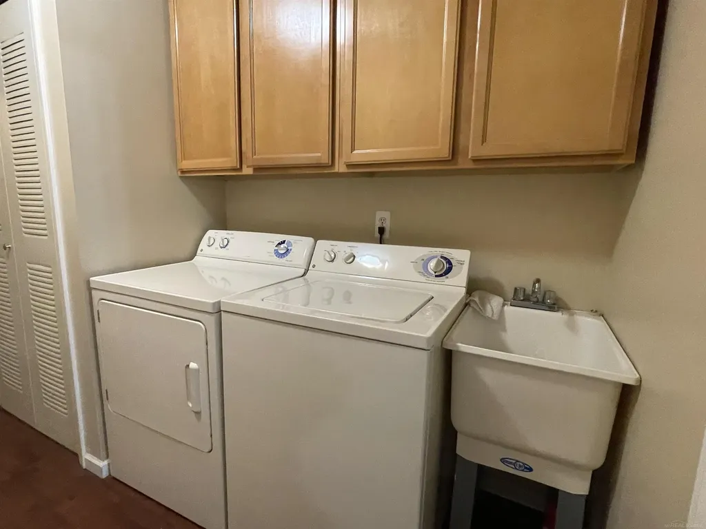 15336 Yale Drive Clinton Charter Township MI 48038