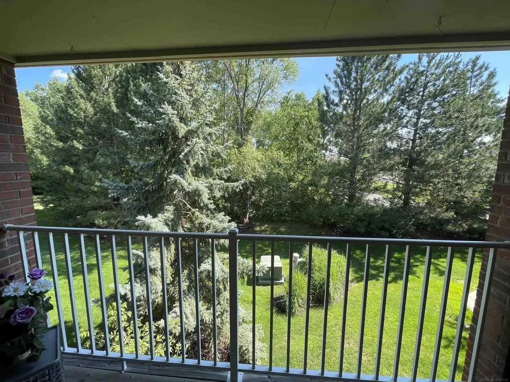 15336 Yale Drive Clinton Charter Township MI 48038