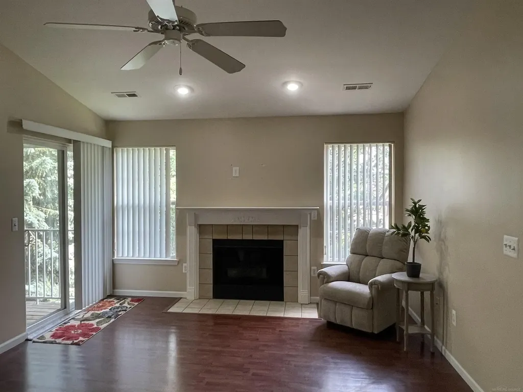 15336 Yale Drive Clinton Charter Township MI 48038