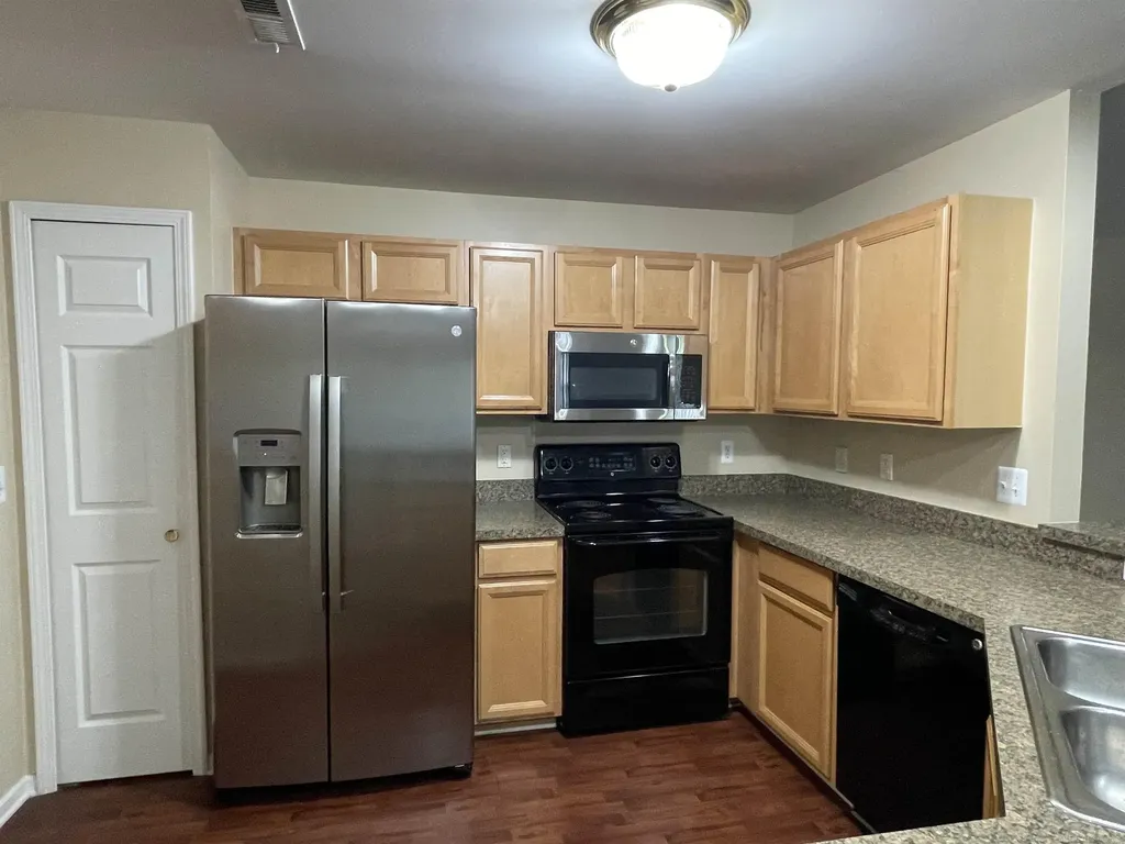 15336 Yale Drive Clinton Charter Township MI 48038