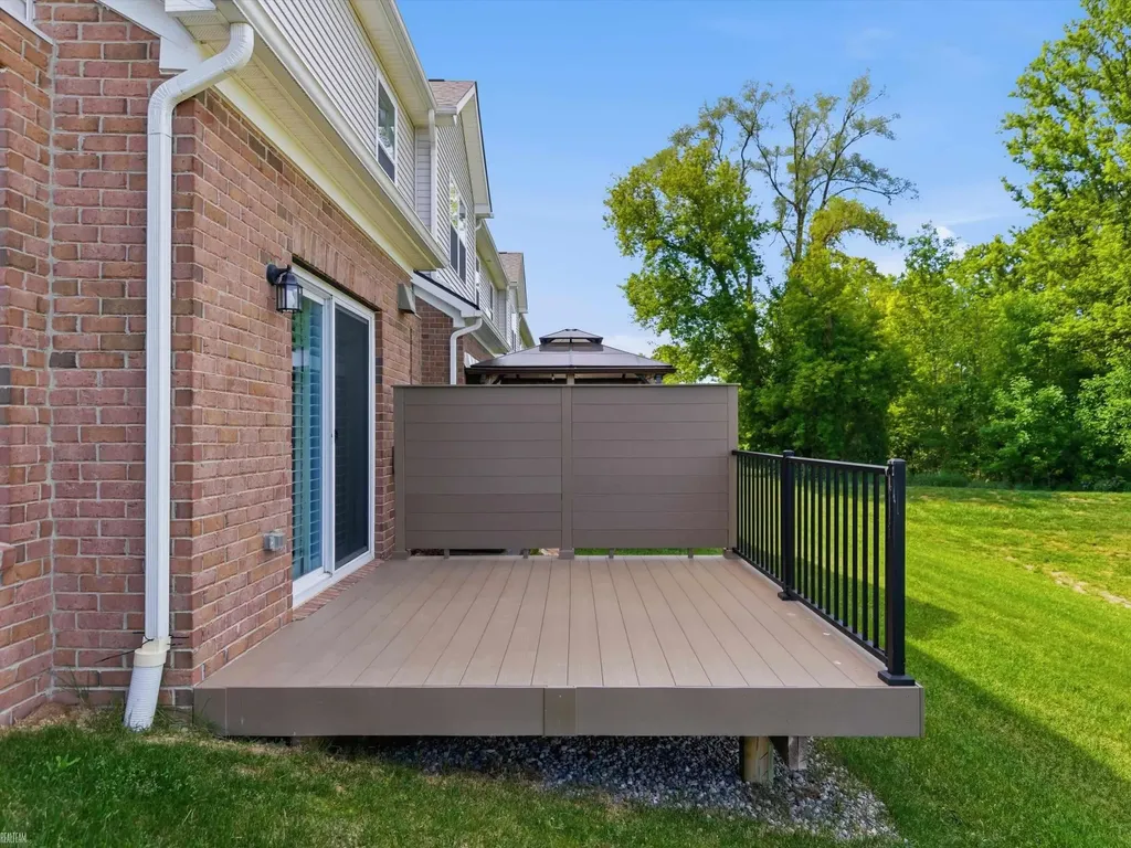 8665 Grove Street Washington Township MI 48094