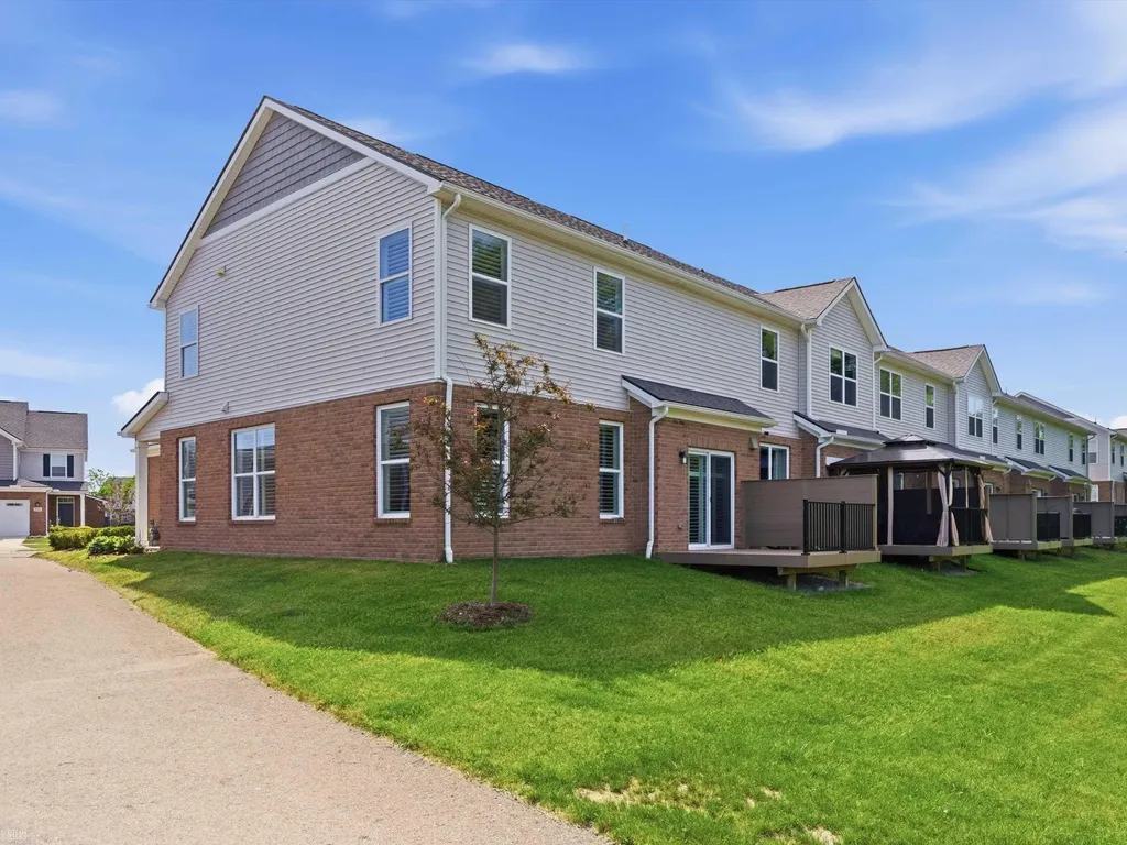 8665 Grove Street Washington Township MI 48094