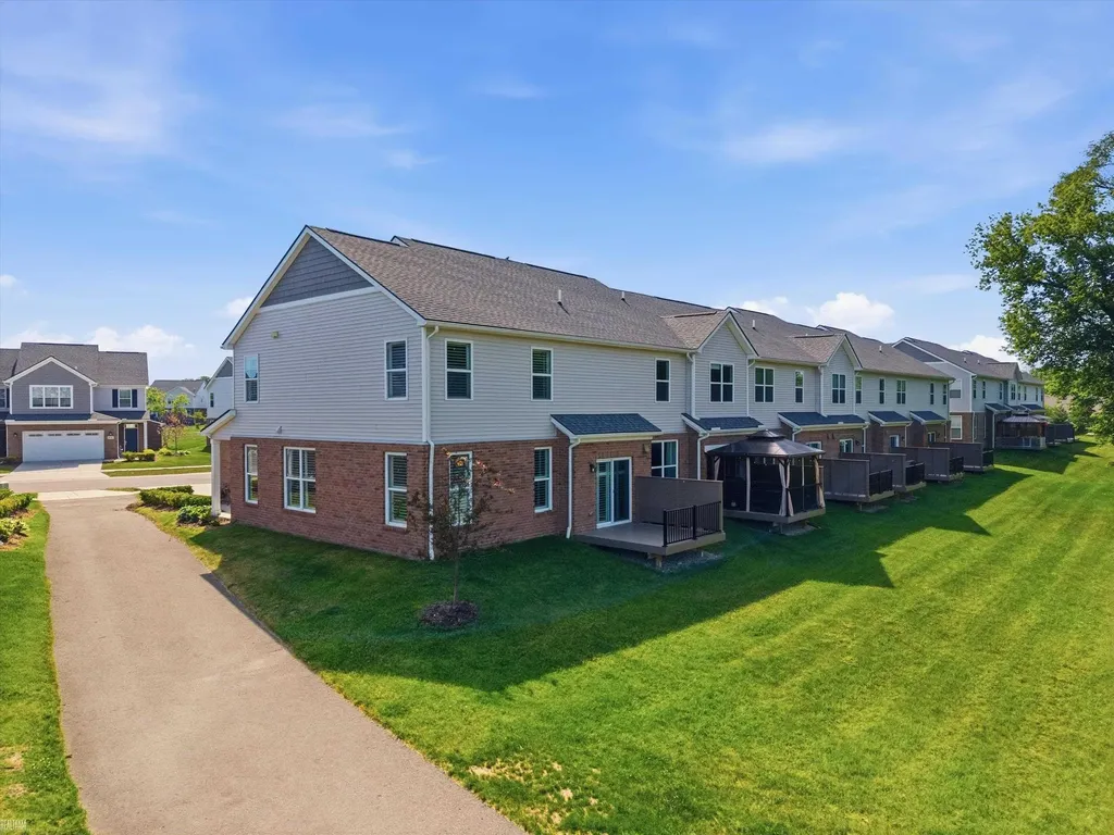 8665 Grove Street Washington Township MI 48094