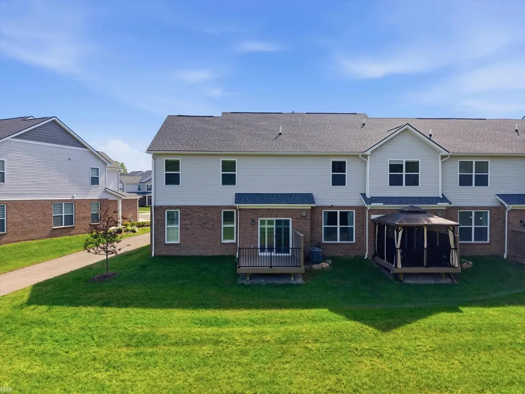 8665 Grove Street Washington Township MI 48094