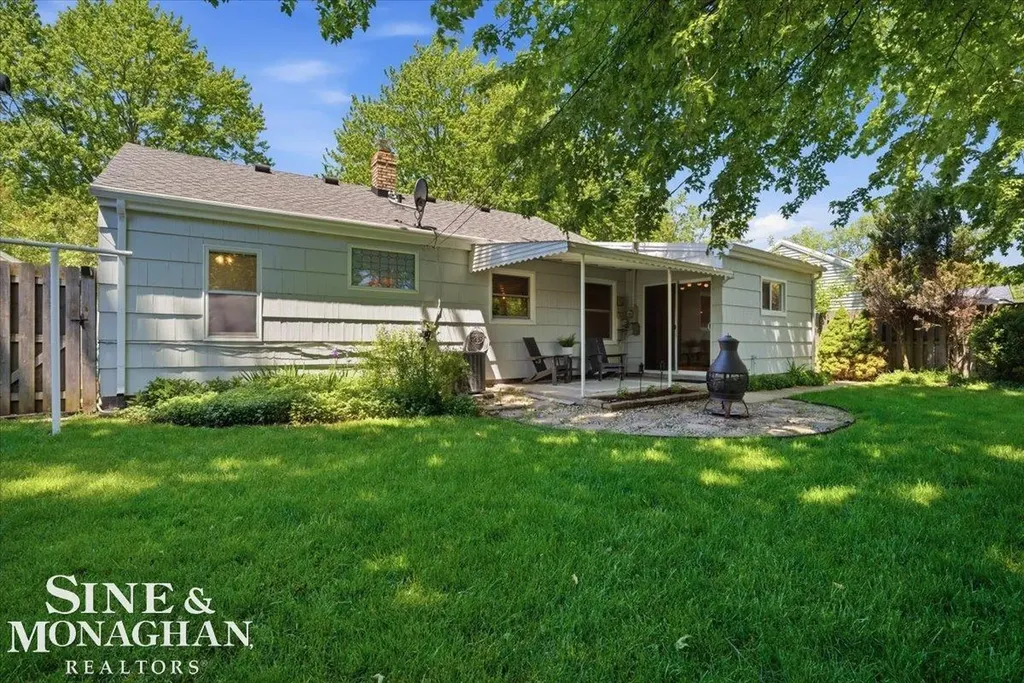 1413 Minnesota Avenue Marysville City MI 48040