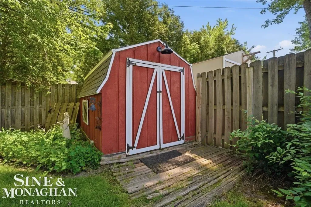 1413 Minnesota Avenue Marysville City MI 48040