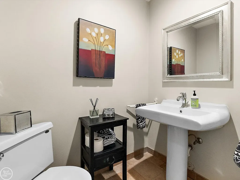 4547 Valleyview Drive West Bloomfield Charter Township MI 48323