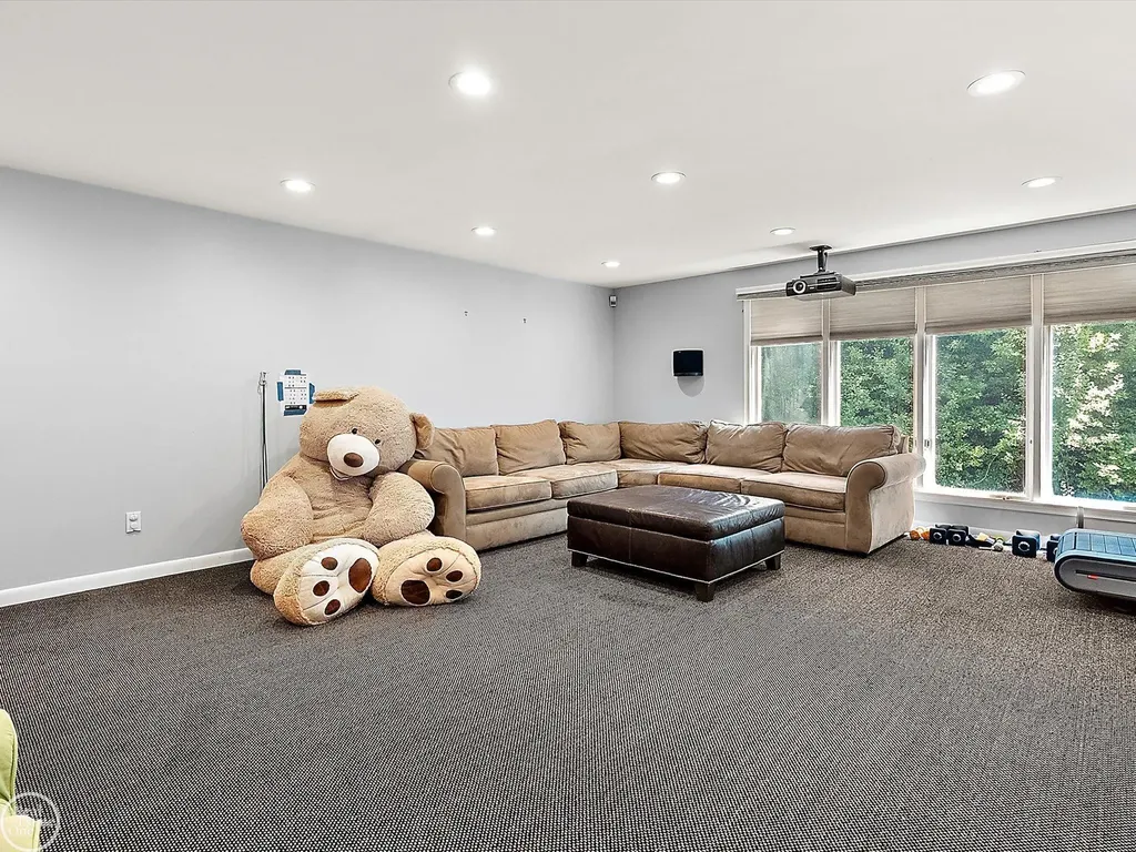 4547 Valleyview Drive West Bloomfield Charter Township MI 48323