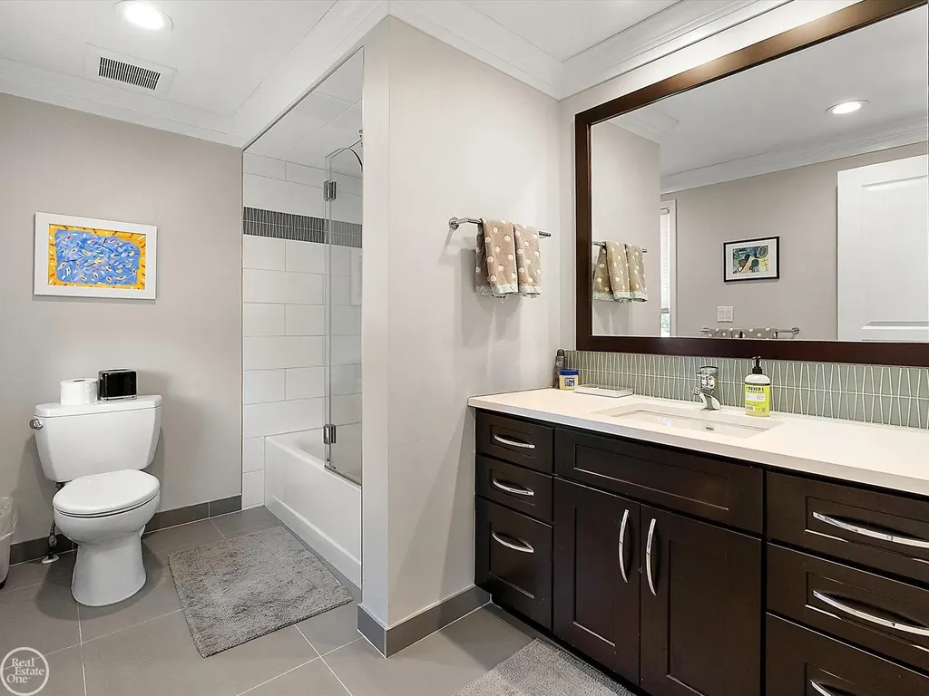 4547 Valleyview Drive West Bloomfield Charter Township MI 48323