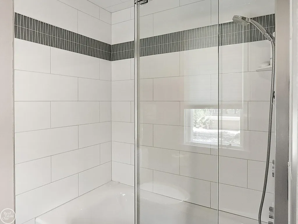 4547 Valleyview Drive West Bloomfield Charter Township MI 48323