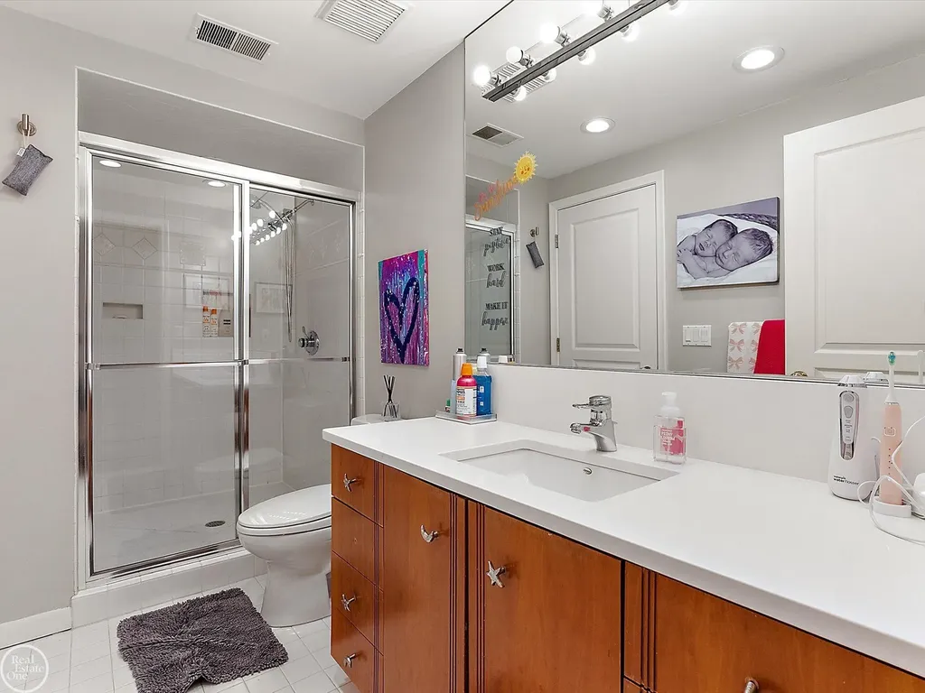 4547 Valleyview Drive West Bloomfield Charter Township MI 48323
