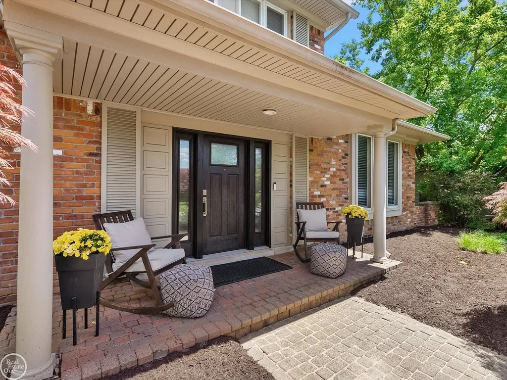 4547 Valleyview Drive West Bloomfield Charter Township MI 48323
