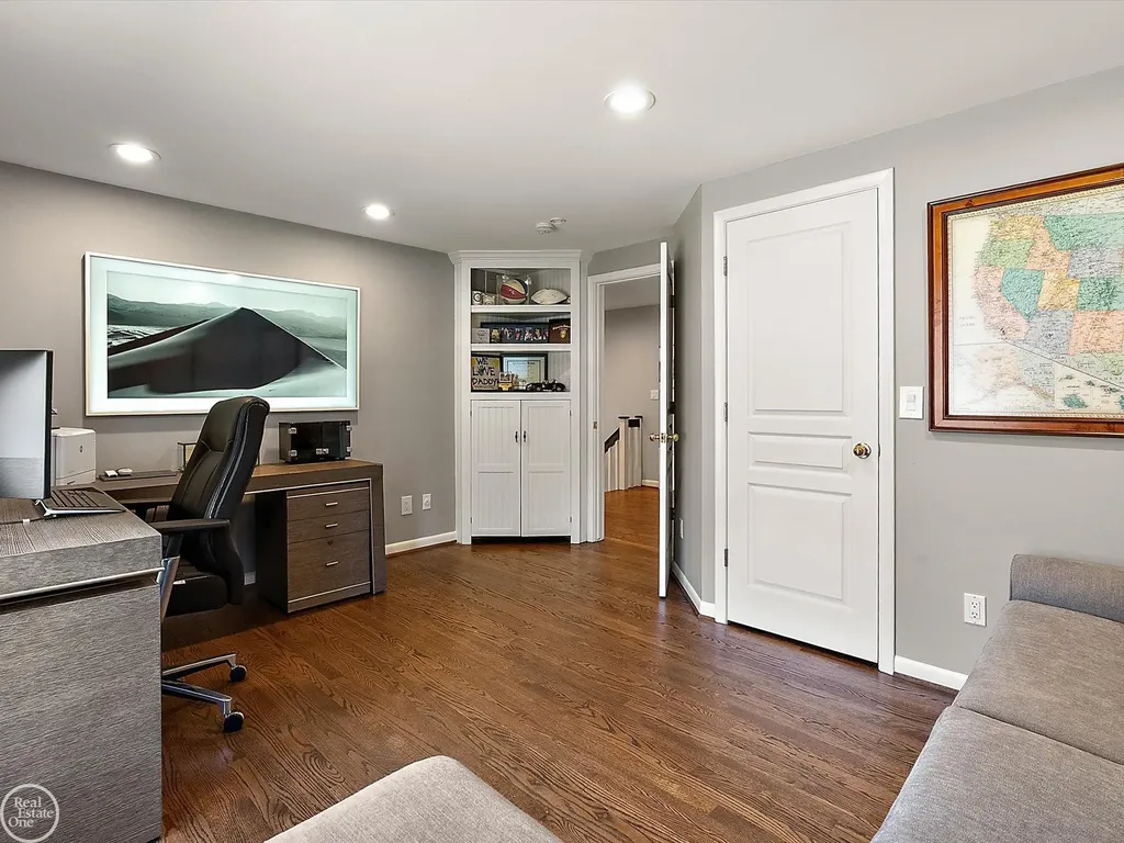 4547 Valleyview Drive West Bloomfield Charter Township MI 48323