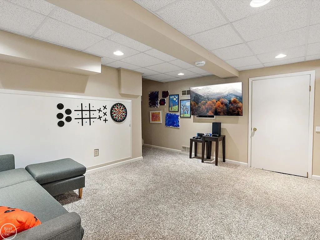 4547 Valleyview Drive West Bloomfield Charter Township MI 48323