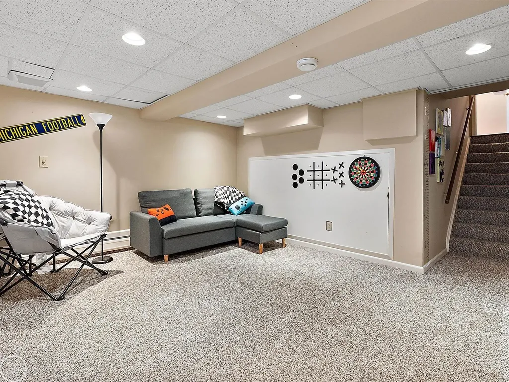 4547 Valleyview Drive West Bloomfield Charter Township MI 48323