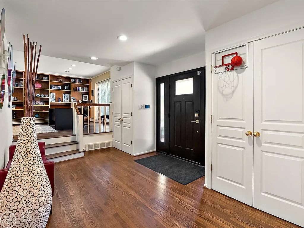 4547 Valleyview Drive West Bloomfield Charter Township MI 48323