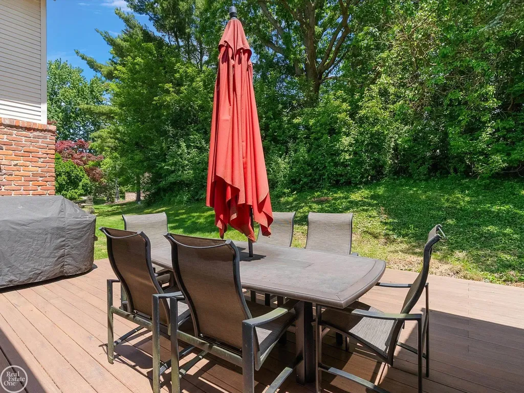 4547 Valleyview Drive West Bloomfield Charter Township MI 48323