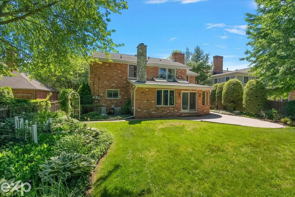 100 Moran Road Grosse Pointe Farms City MI 48236