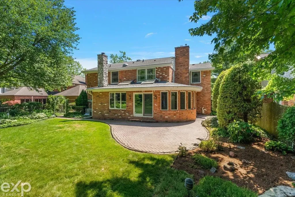 100 Moran Road Grosse Pointe Farms City MI 48236