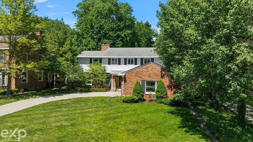 100 Moran Road Grosse Pointe Farms City MI 48236